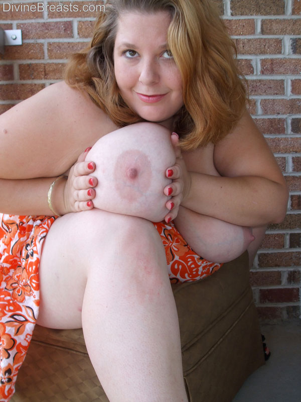Huge Breast Blog - My Big Breast Fetish for Inframammary Folds | My Boob Site