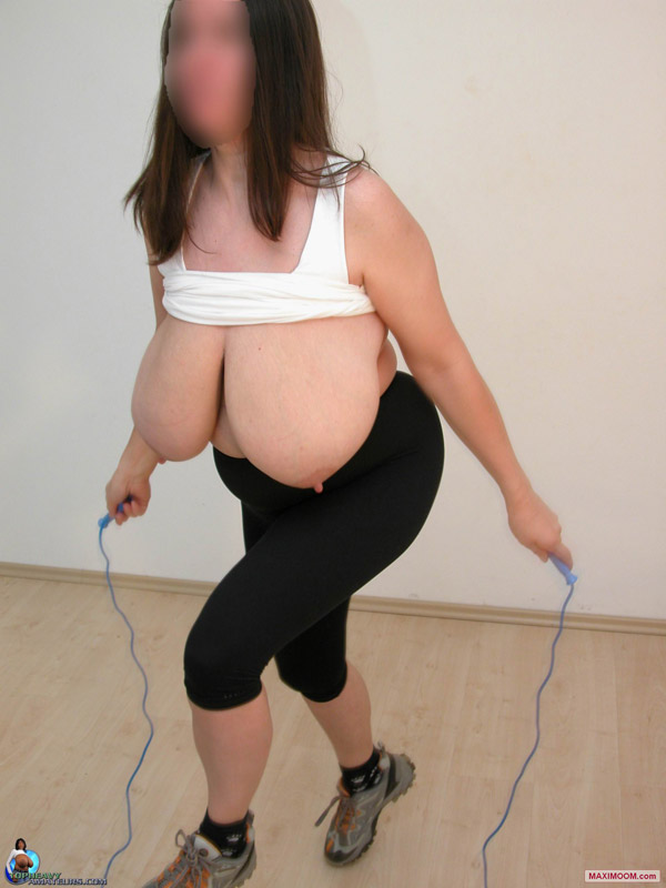 Maxi 32JJ - Gigantic Tits in Bouncy Boobs Jump Rope Photos.